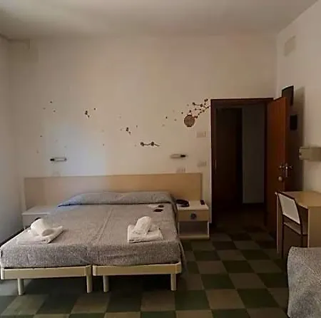 Venus Hotel 3*